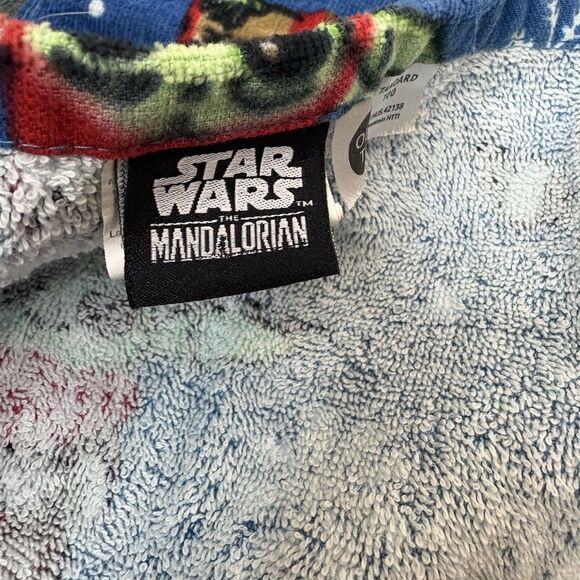 Star Wars Grogu Baby Yoda Blue Snowflake Santa Hat Christmas Hand Towel - Picture 7 of 9